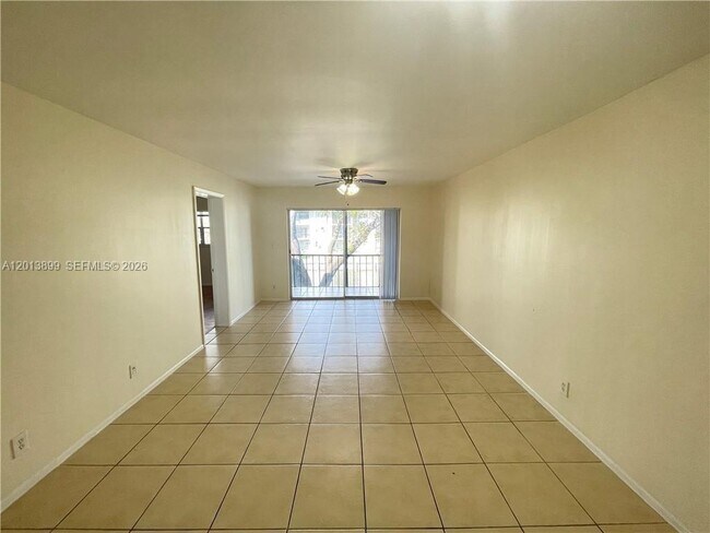 Building Photo - 8051 S Colony Cir