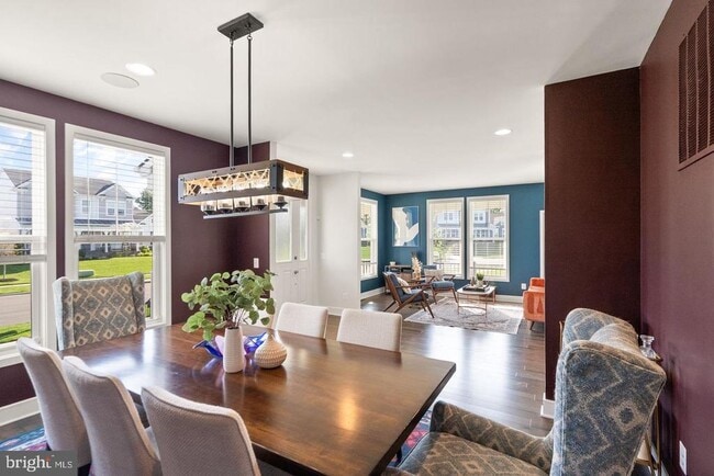 Building Photo - 1108 Coubertin Dr SE