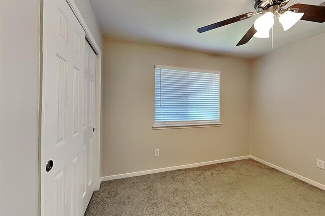 Building Photo - 22210 Summer Breeze Ln