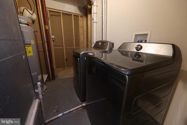 Building Photo - 2921 Lexington Ct