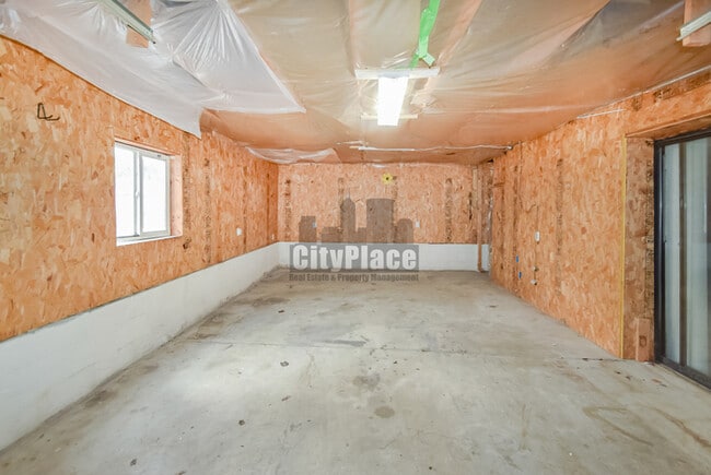 Building Photo - 2633 S Randolph St