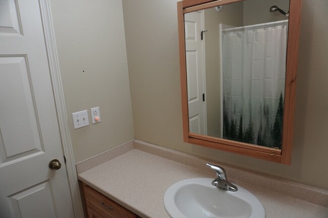 Building Photo - 1705 Resurrection Blvd