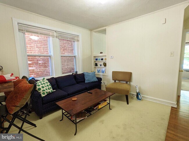 Building Photo - 728 W Railroad Ave