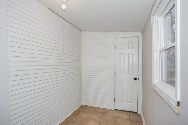 Building Photo - 1617 E Orme St