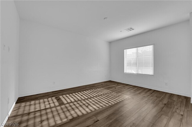 Building Photo - 600 N Carriage Hill Dr