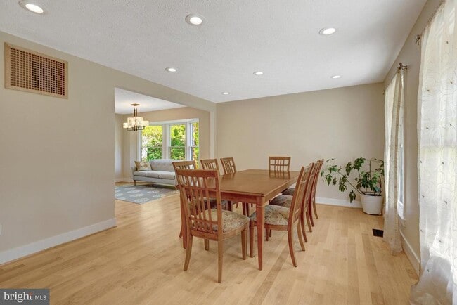 Building Photo - 11637 Quail Ridge Ct