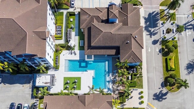 Building Photo - 5030 SW 126th Ave