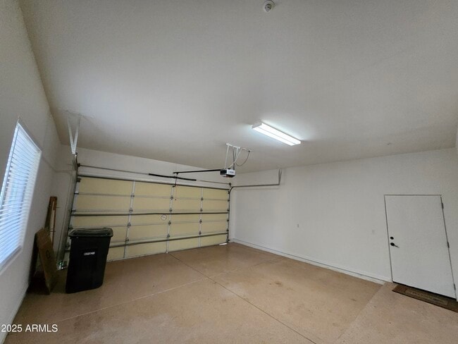 Building Photo - 11290 E Whitethorn Dr