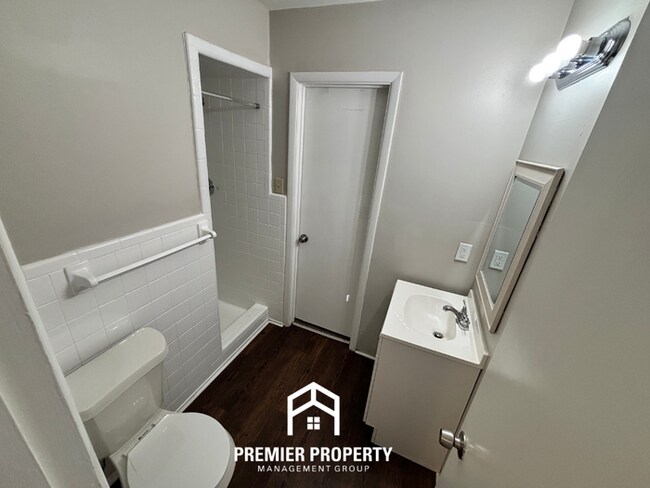 Building Photo - Spacious 3BR Home Near Birmingham w/ Hardwood Floors, Fenced Yard & Garage