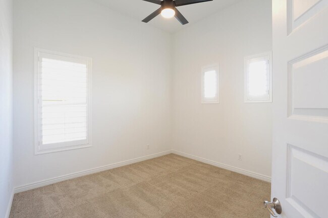 Building Photo - 27711 N 38th Dr