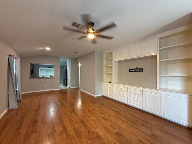 Building Photo - 905 Remington Dr