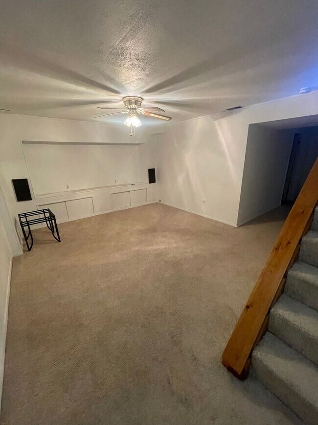 Building Photo - 7964 Covington Ave