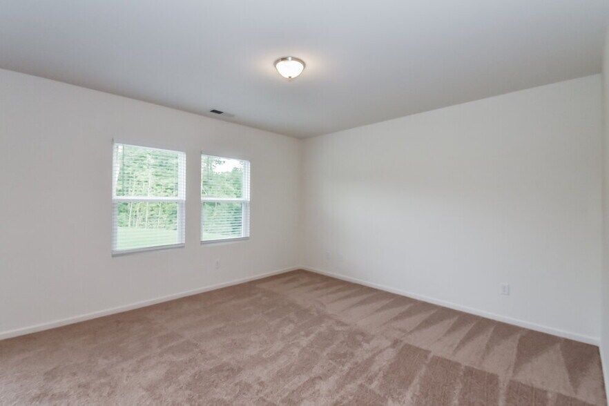 Building Photo - 44 Meriwether Ln