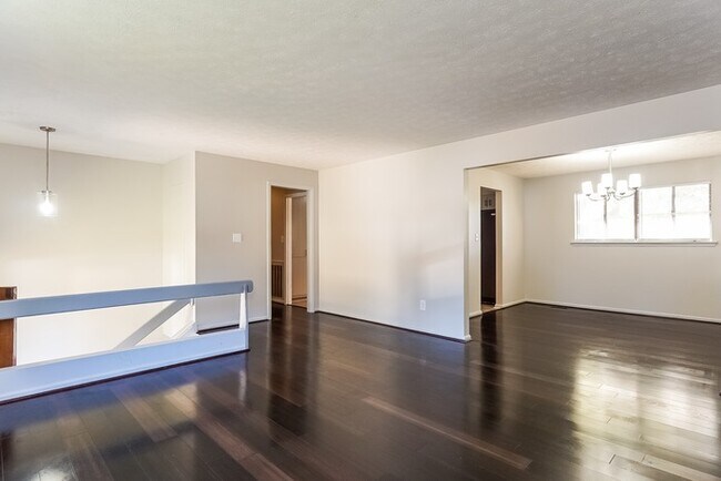 Building Photo - 5354 Dixieland Rd