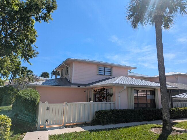 Building Photo - 1772 Gulfstream Ave