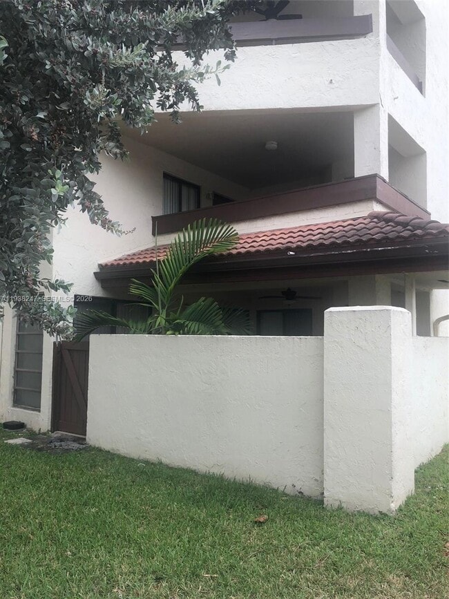 Building Photo - 9040 SW 125th Ave