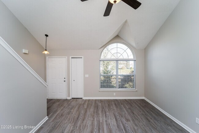 Building Photo - 4008 Willowview Blvd