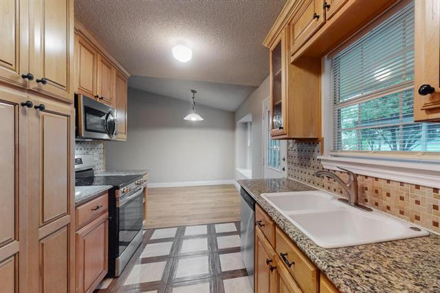 Building Photo - 1102 High Mesa Dr