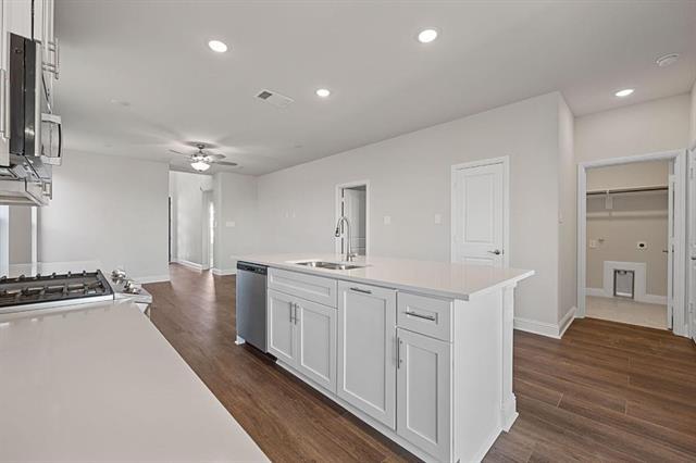 Building Photo - 10643 Downy Cup Dr