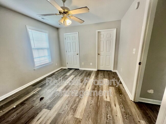 Building Photo - 2829 Bennington Dr