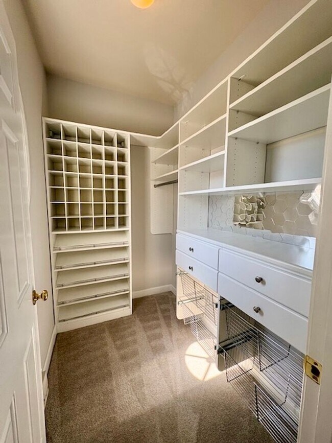 Building Photo - 645 Whetstone Glen St