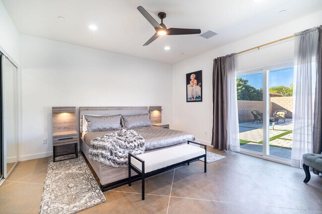 Building Photo - 15553 Ave Manzana