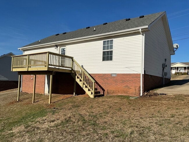 Building Photo - 1006 Bobcat Dr