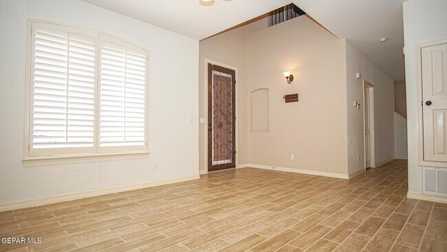 Building Photo - 14613 Sunny Land Ave