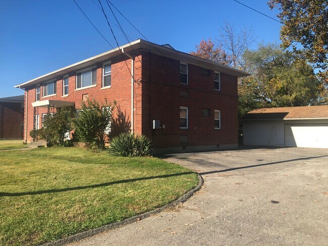 Parking Area - 2209 Gerald Ct