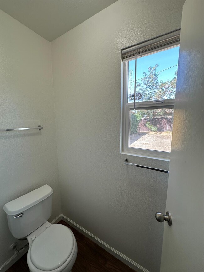Building Photo - 2253 N San Pablo Ave