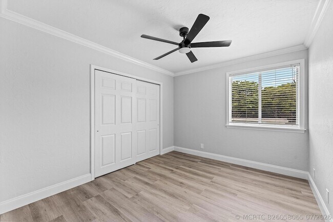 Building Photo - 1866 Fairview Villas Dr