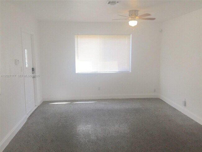 Building Photo - 3300 SW 32 Ave