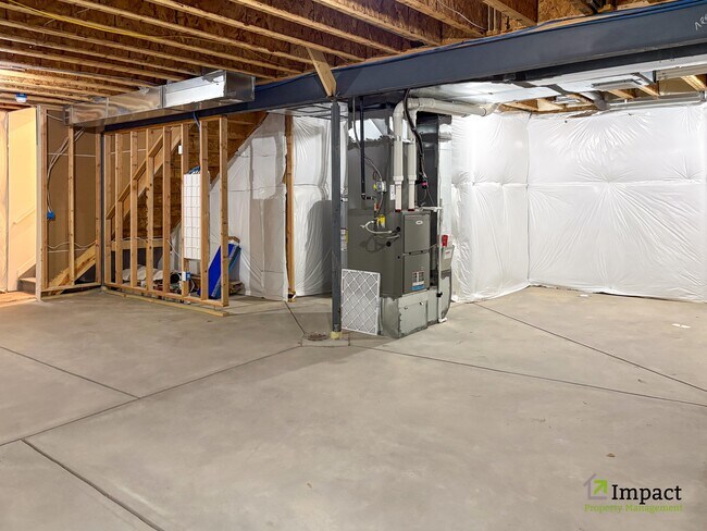 Building Photo - 10228 Vaughn St