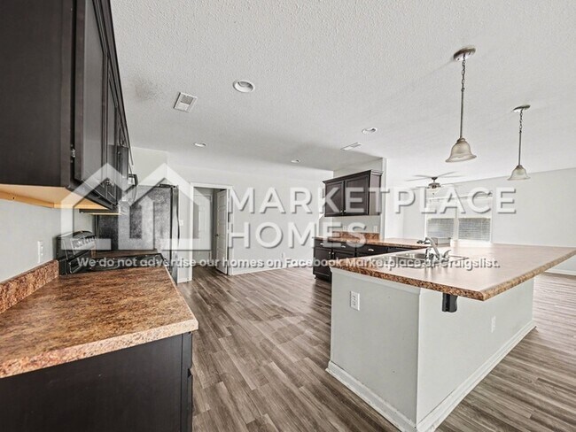 Building Photo - 201 Sedgewick Dr