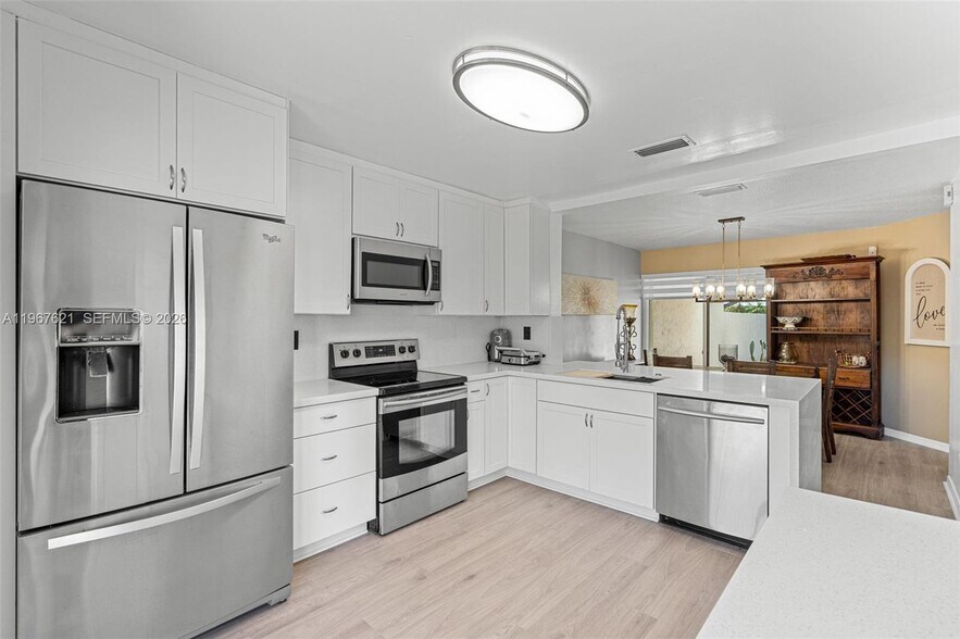 Building Photo - 9439 SW 123rd Avenue Ct