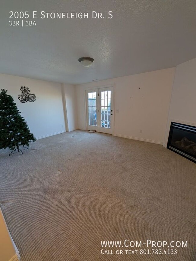 Building Photo - 2005 Stoneleigh Dr S