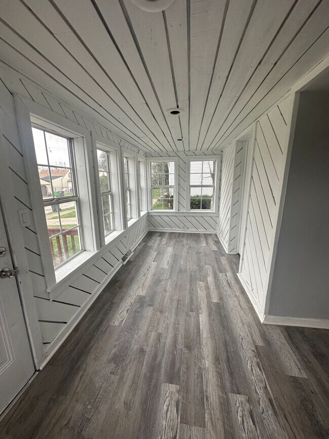 Building Photo - 3bd Single Garfield Section 8