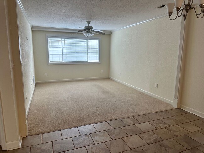 Building Photo - 2 bedroom condo in Williamsburg - Available August 2026!