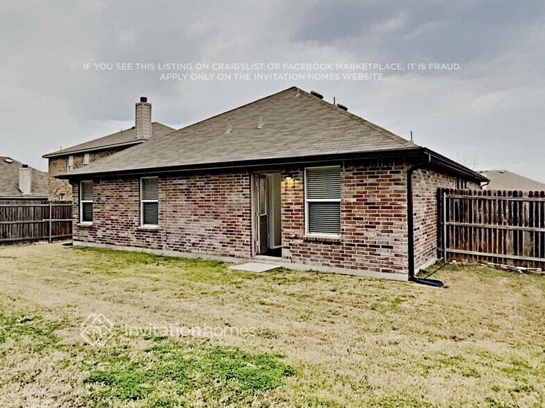Building Photo - 44 Daisy Dr