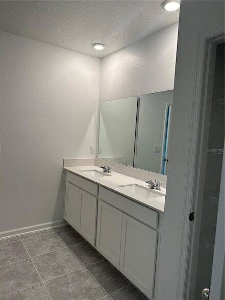 Building Photo - 355 Loch Ct