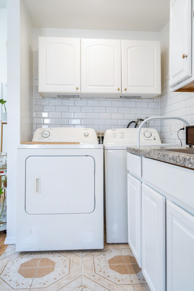 Building Photo - 320 Beach 101st St