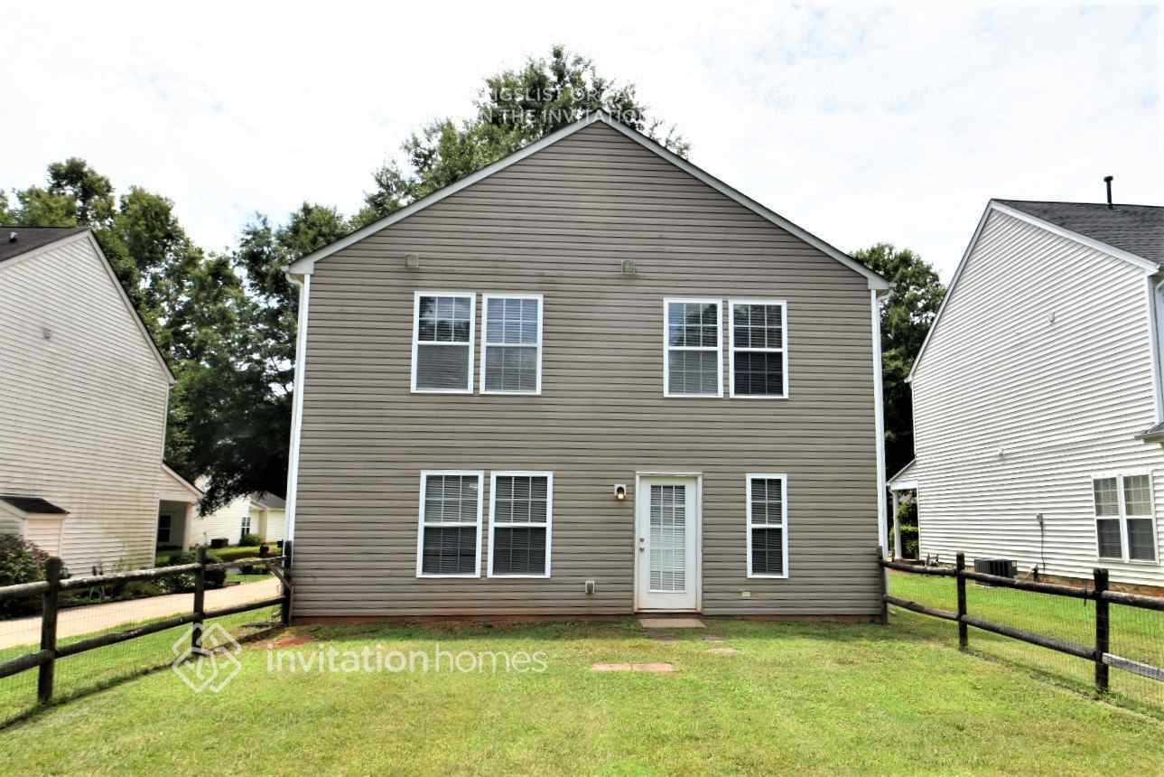 Building Photo - 618 N Mulberry St