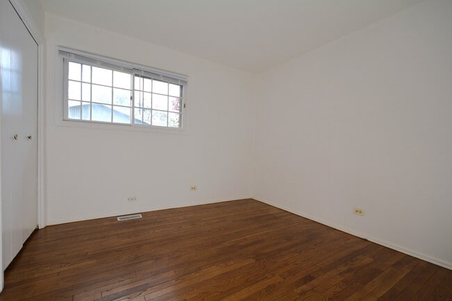 Building Photo - 1360 Devonshire Ln