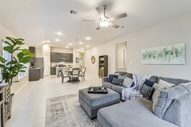 Building Photo - 1337 Lakeside Crk Rd