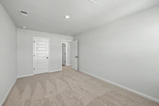 Building Photo - 762 Ridgley Dr