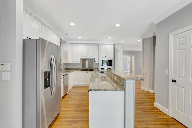 Building Photo - Daniel Island Home