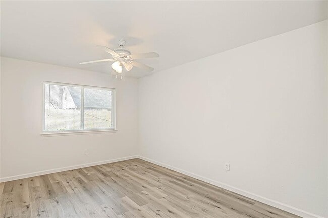 Building Photo - 12122 Fairmeadow Dr