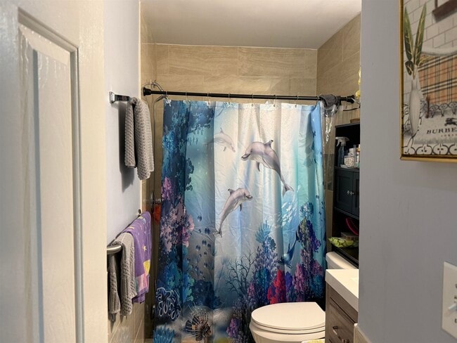 Building Photo - 2000 Greens Blvd