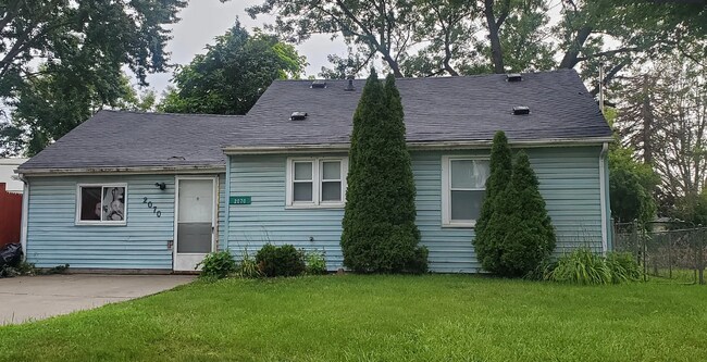 Building Photo - Charming 3-Bedroom Pet-Friendly Home with Modern Conveniences in Flint Charter Township!