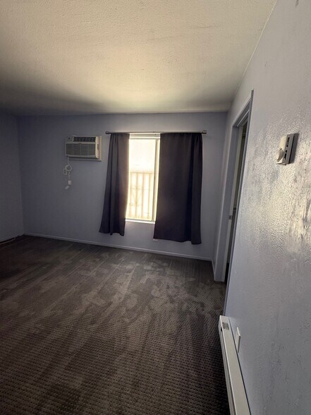 Building Photo - 616 Tularosa Dr. 4